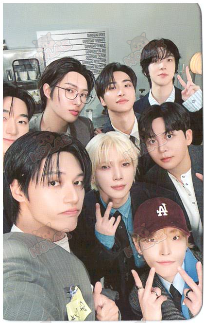 ATEEZ - 2026 SEASON'S GREETINGS (PASTRY SHOP) - DEAR MY MUSE PHOTOCARD